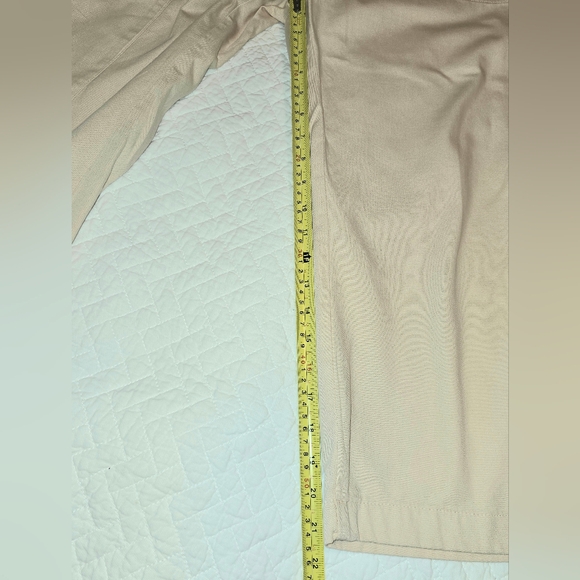 Anthropologie Beige Cargo-Style Capri Pants Women's Size Small - Picture 5 of 11